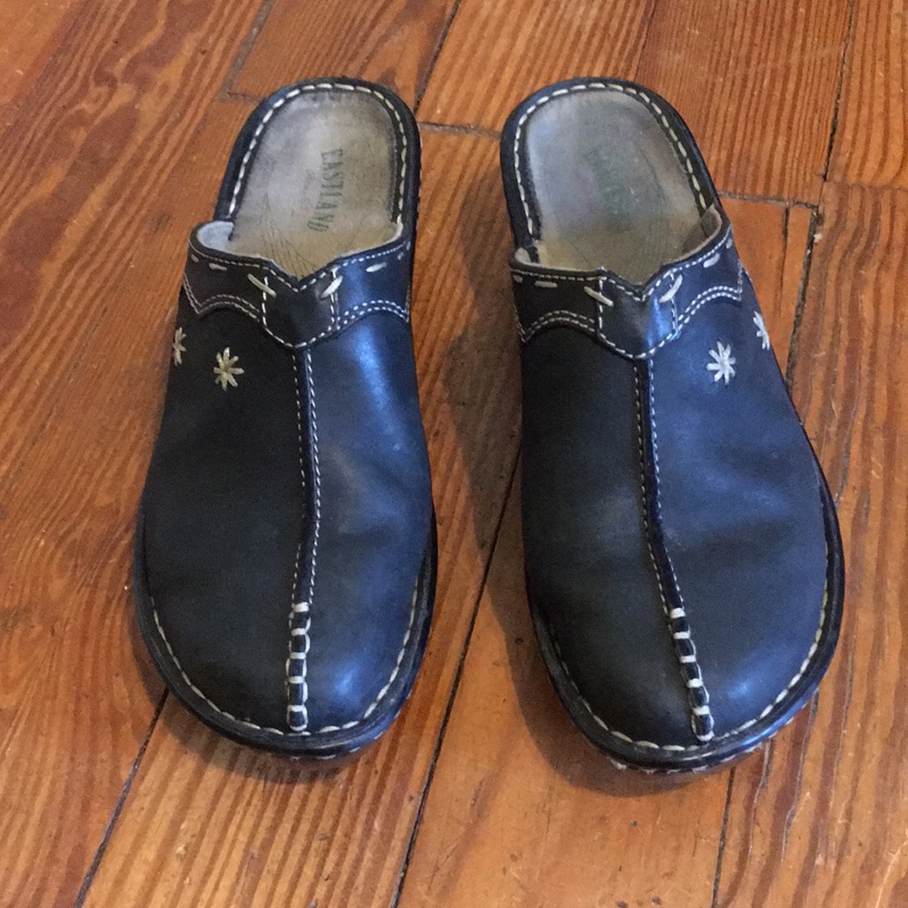 Eastland navy blue clogs